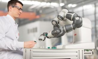 Roboty přicházejí: patero důvodů pro automatizaci v příštím roce