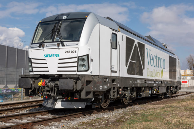 Dvě lokomotivy Vectron Dual Mode pro Railsystems RP